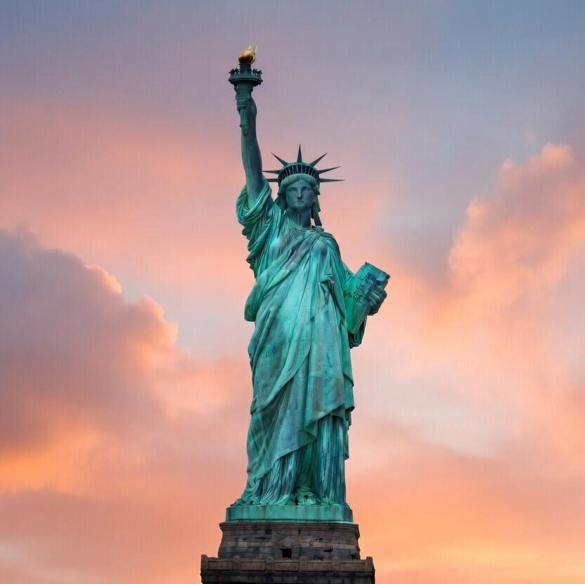 Монументальна скульптура з міді